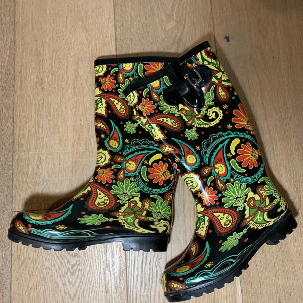 NOMAD rain boots, paisley design, size 6